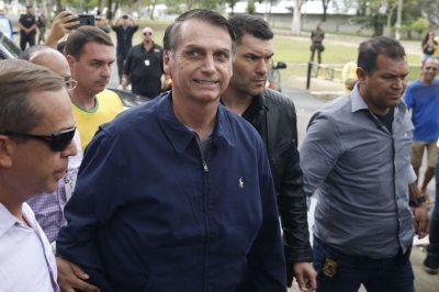 Bolsonaro diz que vírus está indo embora: 