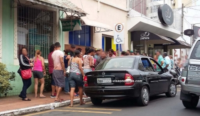 Cabos eleitorais reclamam do atraso no pagamento