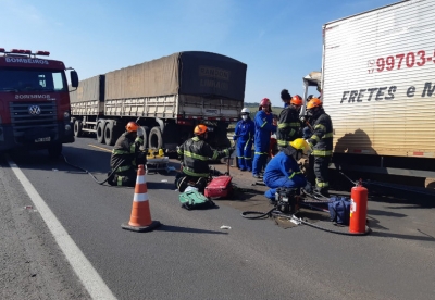 Caminhoneiro morre após colisão na BR-153 em Marília
