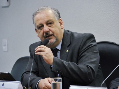 Ministro defende lei para regular WhatsApp e Netflix