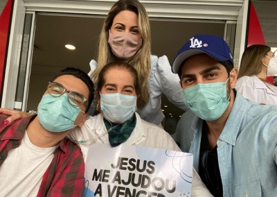 Mãe de Jonathan Nemer recebe alta após 7 meses internada por complicações da Covid