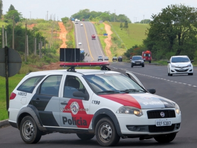 Casal é mantido refém de criminosos durante assalto em Marília