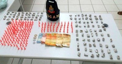 ROCAM e Canil apreendem drogas na zona sul