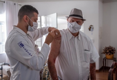 Marília é a cidade que mais vacinou contra Covid-19 entre os municípios com até 400 mil habitantes