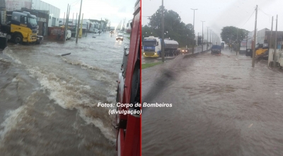 Chuva forte causa alagamento e interdita BR-153 em Marília
