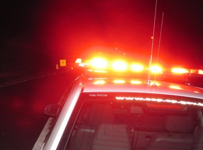 Dupla é presa na rodovia com drogas e arma 