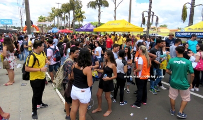 Enem tem 29% de ausentes no segundo dia de provas. Movimentação intensa em Marília