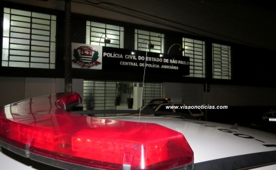 Criminosos atacam salão de cabeleireiro e mulher