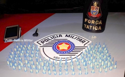 Dupla compra drogas em Marília e acaba presa em Vera Cruz