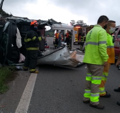 Ambulância com pacientes da região se envolve em grave acidente na rodovia