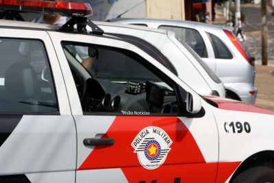 Bandidos assaltam padaria na zona leste