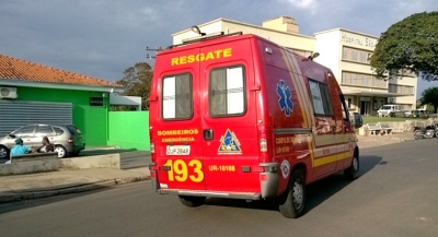 Alerta aos pais: criança bebe detergente e é socorrida pelos Bombeiros