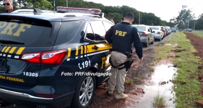 Motoristas da região fazem protesto contra reajuste do pedágio na BR-153