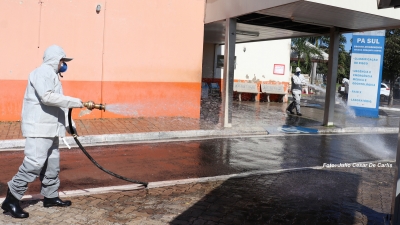 Prefeitura faz higienização em ruas de maior fluxo de pessoas