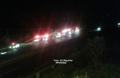 Motorista que estaria embriagado cai em ribanceira na rodovia do Contorno