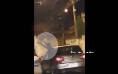 Irresponsabilidades no trânsito: vídeos mostram pessoas colocando em risco a própria vida 