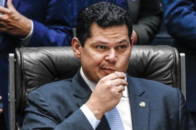 Mais de 140 comissionados são exonerados pelo Presidente do Senado