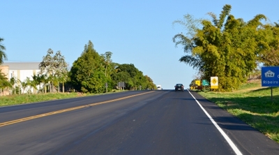 Motorista evita morte de adolescente que se jogou na frente de ônibus