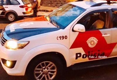 Dono de mercado é assaltado e perde R$ 12 mil, na região