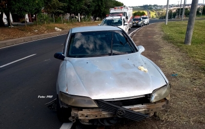 Em surto, homem esfaqueia a vizinha, foge e causa acidente em Marília