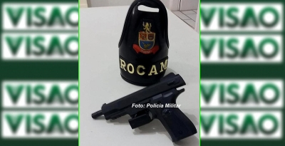 Adolescente que ameaçava professor é detido pela PM com arma de brinquedo