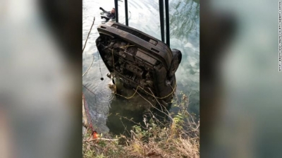 Youtuber descobre carro submerso de adolescentes desaparecidos há 21 anos