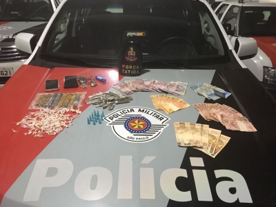 Força Tática prende jovens traficantes em operação