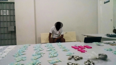 Corintiano é preso por tráfico em favela