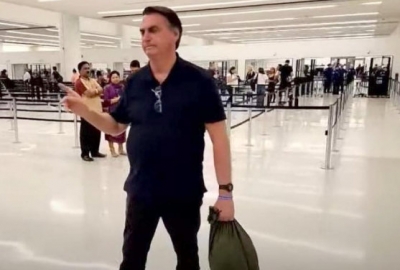 Bolsonaro chega ao Brasil após passar três meses nos Estados Unidos