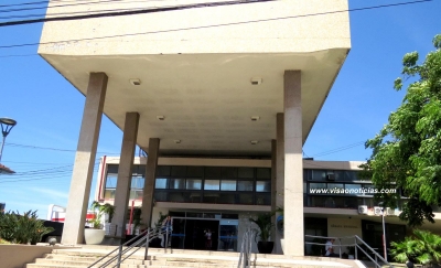 Merenda escolar: empresa faz acordo na Prefeitura. Ex-prefeito se defende