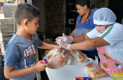 Genética do amor: cinco irmãs produzem e doam pães para famílias carentes