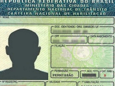 Carreteiro é preso em flagrante com CNH falsa que comprou por R$ 4 mil