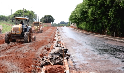 Prefeitura inicia pavimentação de trecho da estrada do Pombo