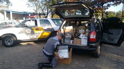 Mulher é detida com contrabando na SP-294