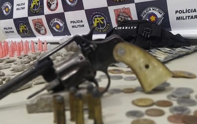 PM faz apreensão de drogas e arma na zona sul de Marília
