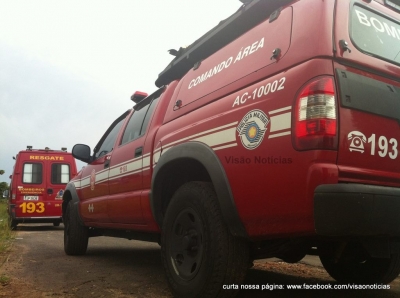 Pai agride criança e ainda avança contra Bombeiros
