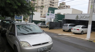 Placas de veículos com final 8 vencem neste mês