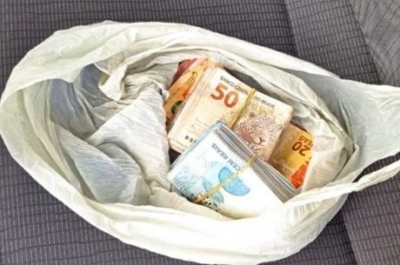 Candidato a vereador é preso com R$ 15.300 na cueca