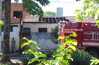 Incêndio destrói casa na zona Sul. Corpo é encontrado em córrego na região