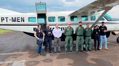 Peritos da capital buscam provas local de duplo homicídio, na região