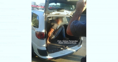 Bombeiros prendem homem durante tentativa de assalto