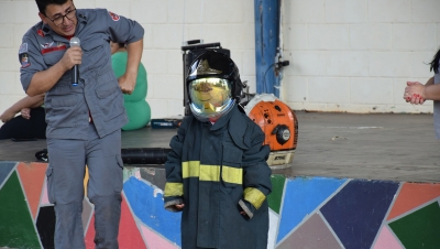 Projeto Brasinha do Corpo de Bombeiros é realizado em escola de Pompeia