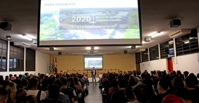 UNIVEM recepciona os alunos com palestras e visitas aos ambientes de inovação