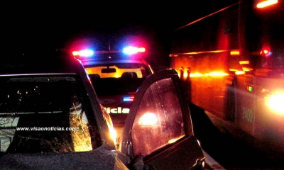 Homem morre prensado pelo próprio carro na SP-294 