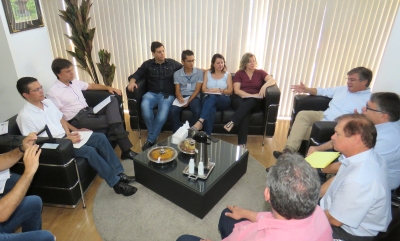 Prefeito Daniel Alonso anuncia plano de carreira dos servidores