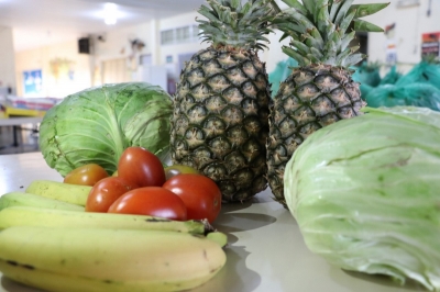 Prefeitura faz nova entrega de cesta verde a mais de 19 mil alunos da rede municipal de educação