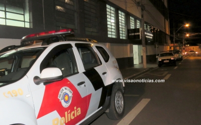 PM prende dupla acusada de assaltar joalheria em Marília