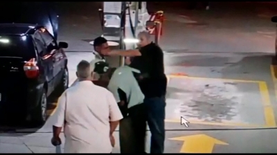 Frentista é agredido após cliente não aceitar cédula de dinheiro gasta: "é triste passar por isso"