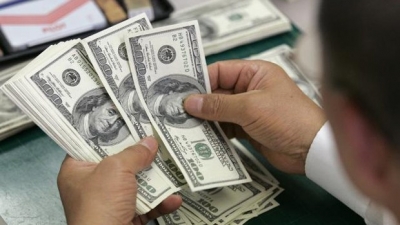 Dólar sobe nesta segunda-feira e chega a R$ 3,37
