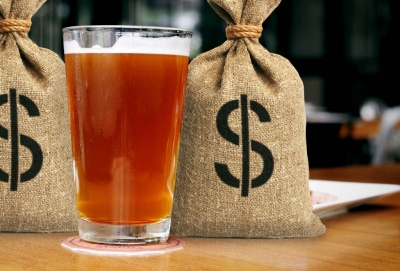 Bares reclamam do aumento do ICMS da cerveja